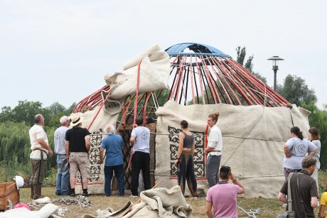 Jurtanap és történelmi piknik volt a Palotavárosban a Királyok parkjában